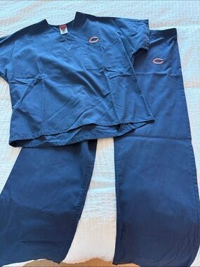 Chicago Bears unisex X small scrub top and pants